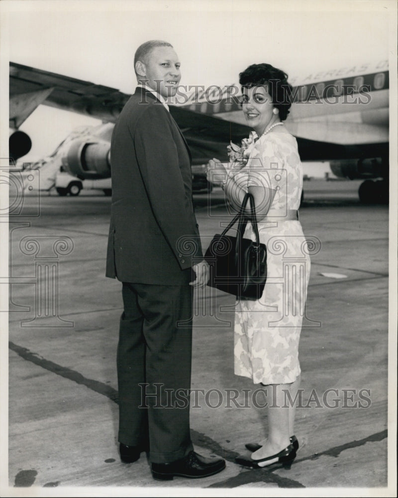 1964 Winners of Contest Mr & Mrs Charles  Somers Heading to Spain - Historic Images