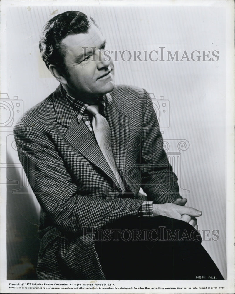 1958 Press Photo Kenneth More in &quot;The Admirable Crichton&quot; - Historic Images