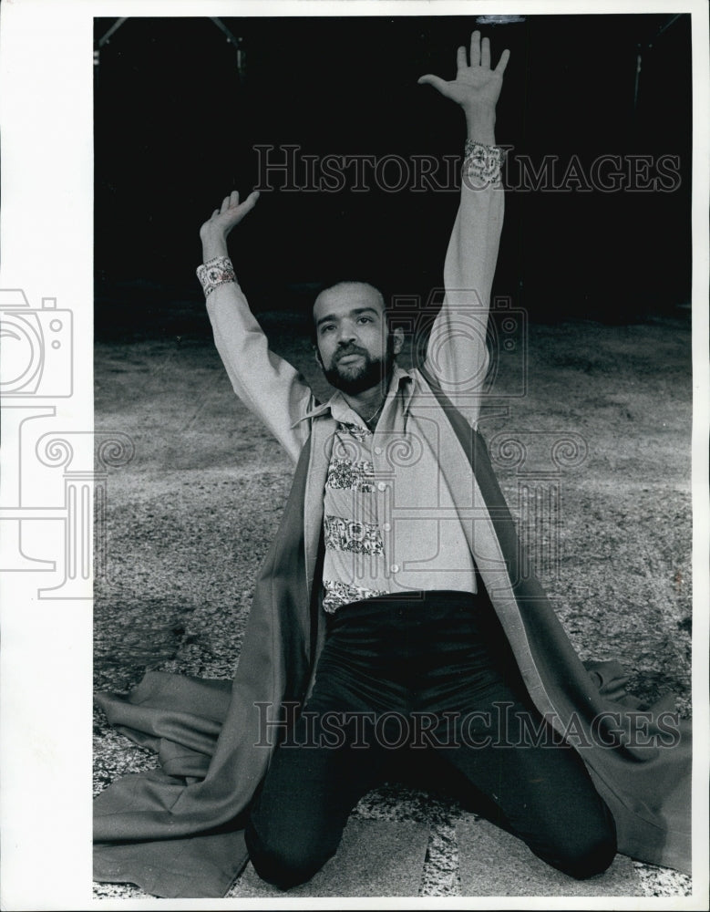 1976 Press Photo Actor Peter Whitehead in &quot;Don&#39;t Bother Me I Can&#39;t Cope&quot; - Historic Images