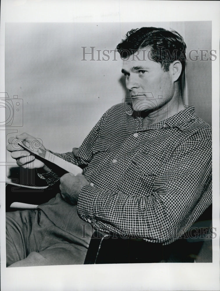 1953 Press Photo Criminal Jack Gordon White in custody - Historic Images
