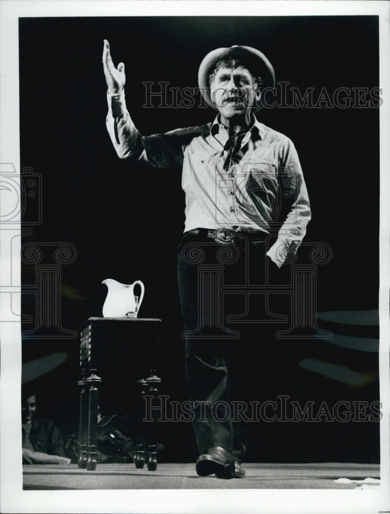 1974 Press Photo Actor James Whitmore in "Will Rogers USA" - Historic Images