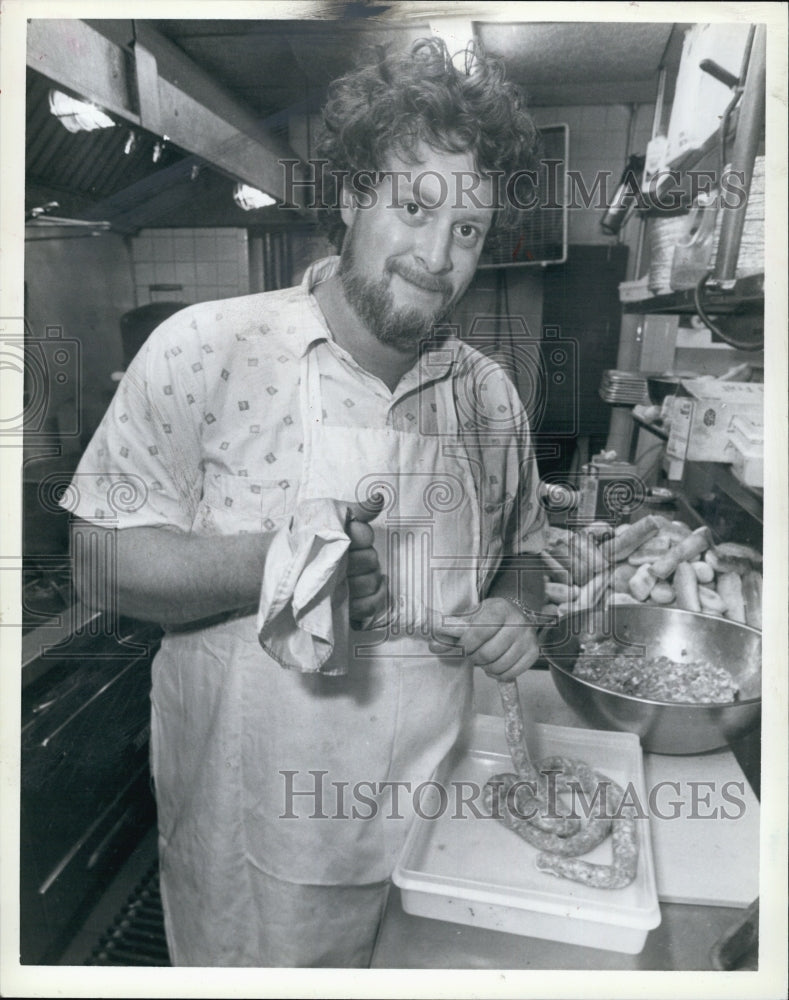 1989 Press Photo James White with his New Cookbook - Historic Images
