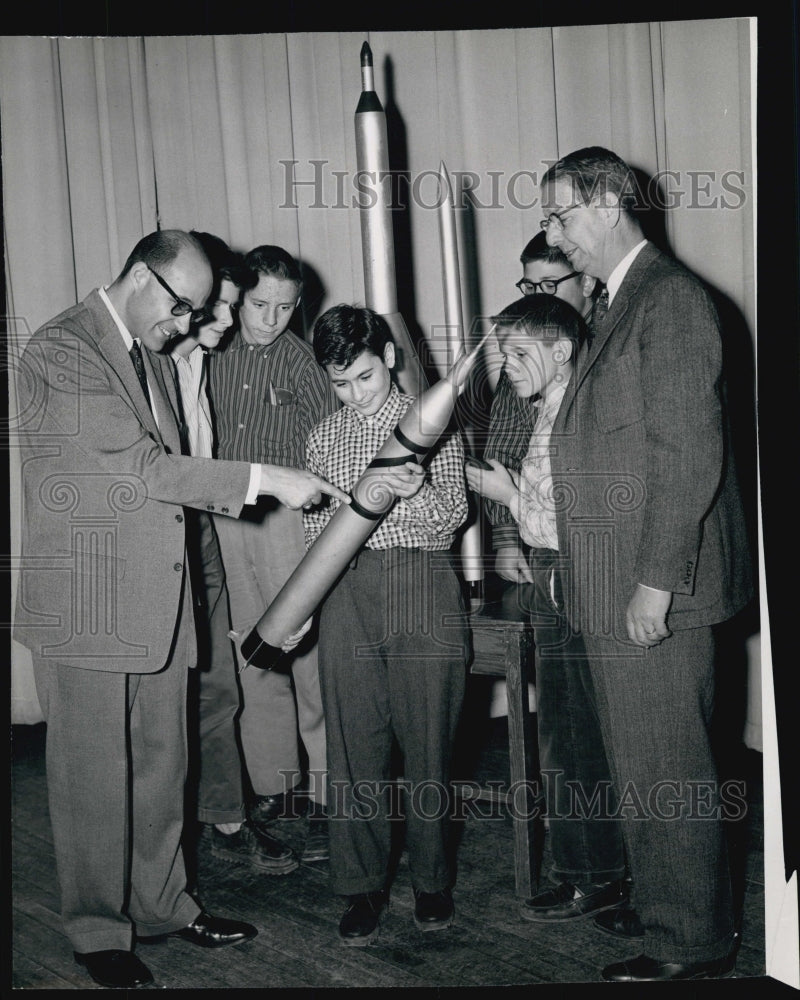 1958 Dr L Trilling,M Schmidt,K Conry,M Yorra,S Steinfeldt, - Historic Images