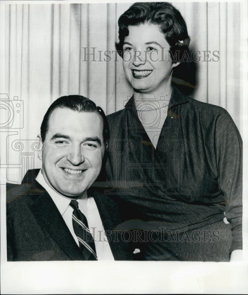 1957 Press Photo Robert Van Sickle and fiancee Helen Estelle Knowland - Historic Images