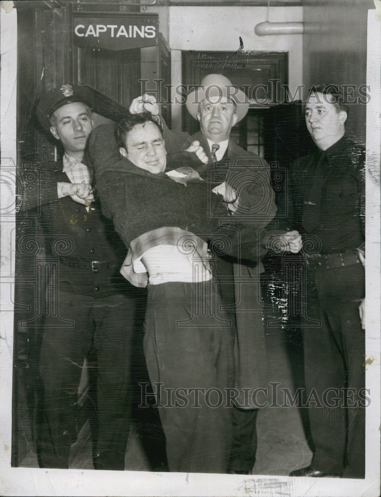 1954 Press Photo Geo. McLaughlin under arrest - Historic Images