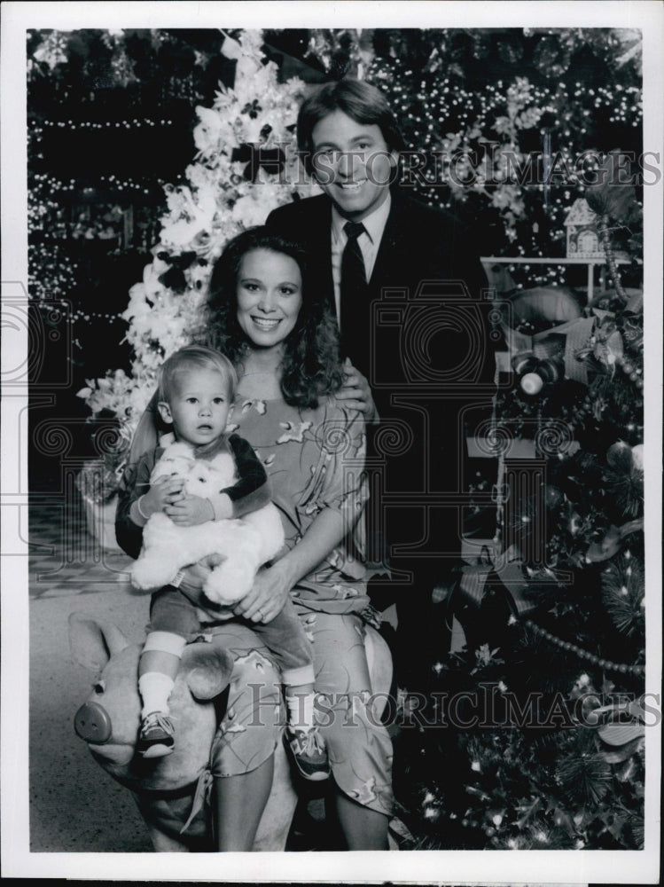 1981 Press Photo Actor John Ritter ,wife Nancy & son Jason - Historic Images