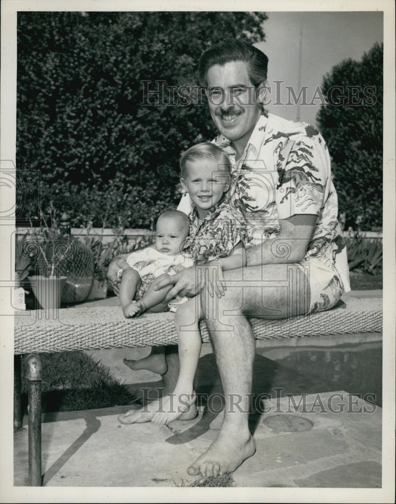 1948 Press Photo Producer Willian Robson Shorty Bell The Whistler Son Chris Tony - Historic Images
