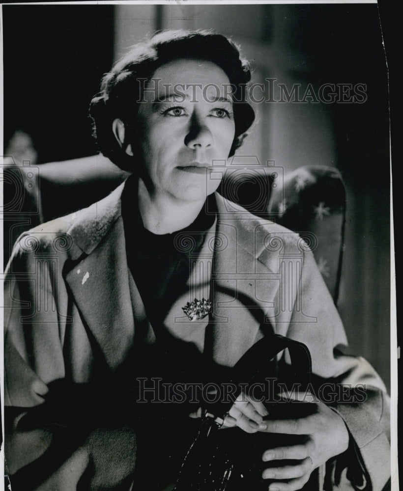 1950 Press Photo English actress Flora Robson, star in Black Chiffon. - Historic Images
