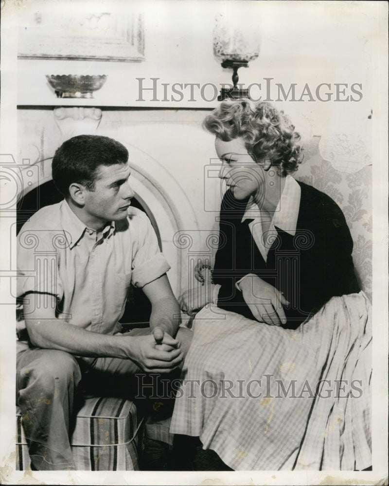 1955 Press Photo Nicholas King and Maria Riva in &quot;Tea and Sympathy&quot; - Historic Images