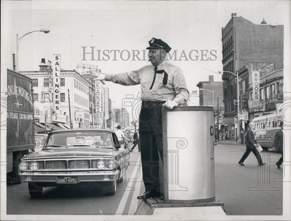 1965 Press Photo Michael Lombardi, Traffic Director - Historic Images