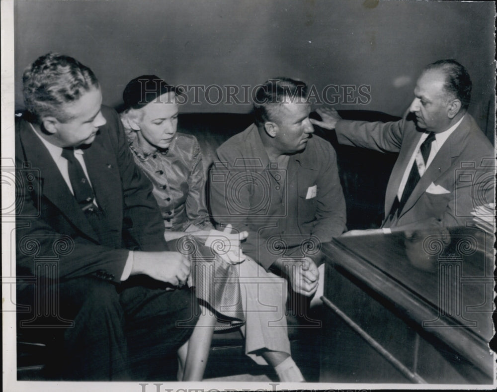 1953 Press Photo Russell Tongay and Wife with Attys after Kathy's Death - Historic Images