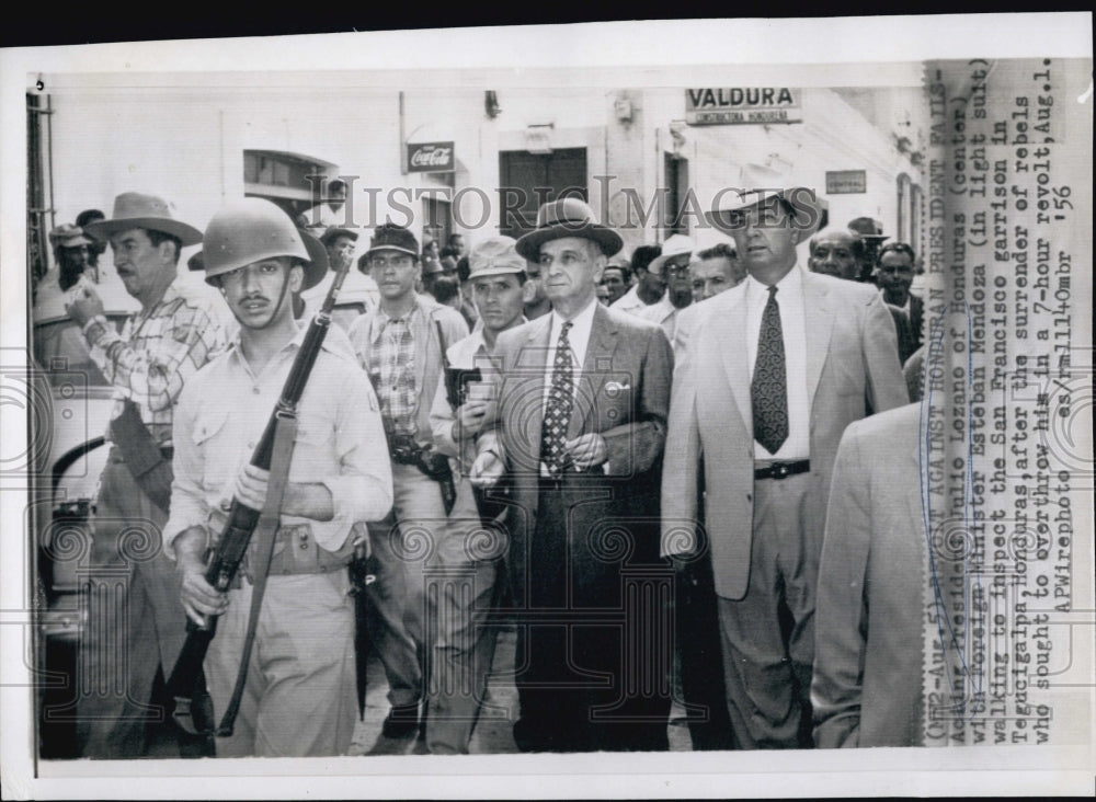 1956 Press Photo Julie Lozano and Esteban Mendoza Inspect Garrison San Francisco - Historic Images