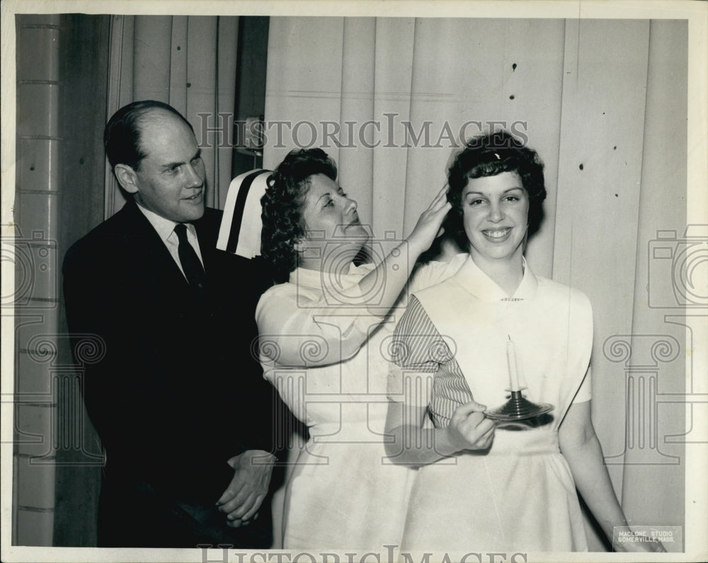 1962 Press Photo Miss Evelyn Branagan Capped at Somerville Hospital school - Historic Images