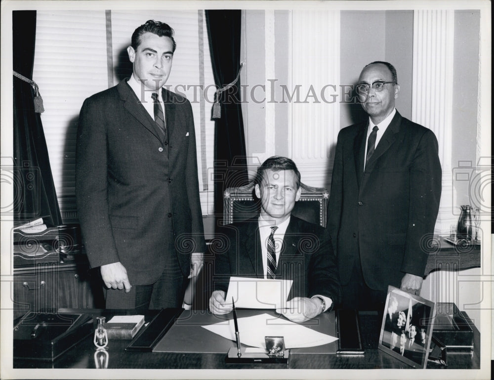 Press Photo Kenneth Tong Endicott Peabody &amp; David Chesnut - Historic Images