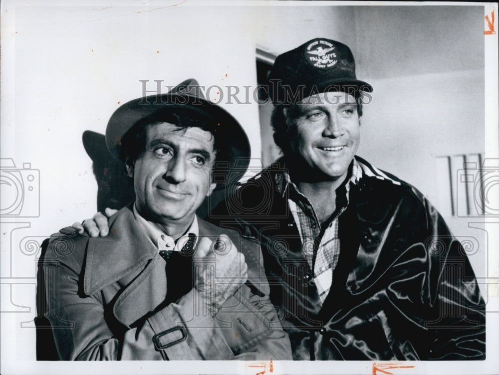 Press Photo Jamie Farr Lee Majors - Historic Images