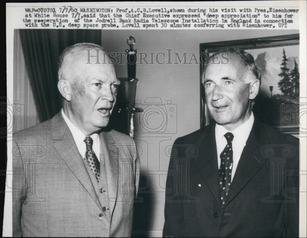 1960 Press Photo Prof.A.C.B. Lovell and U.S. Pres. Dwight Eisenhower. - Historic Images