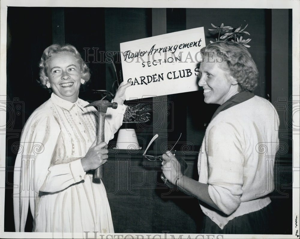 1960 Press PhotoFall Flower Show Topsfield Fair Mrs Lawrence Lowry Mrs Chas Mann - Historic Images