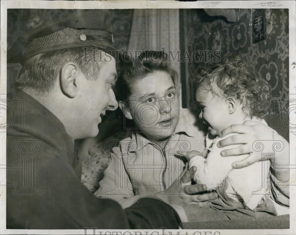 1957 Press Photo Marlboro Policeman Richard Bartlett Saved13 Mo Old Child - Historic Images