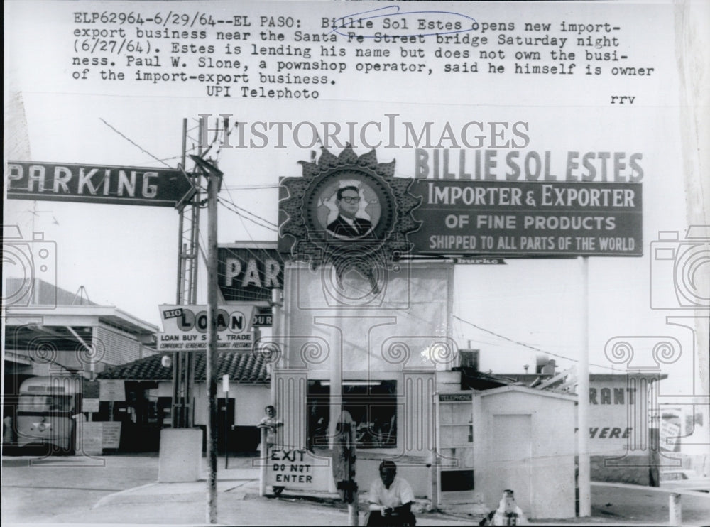 1964 Press Photo Billie Sol Estes Paul W Slone pawnshop operator import export b - Historic Images