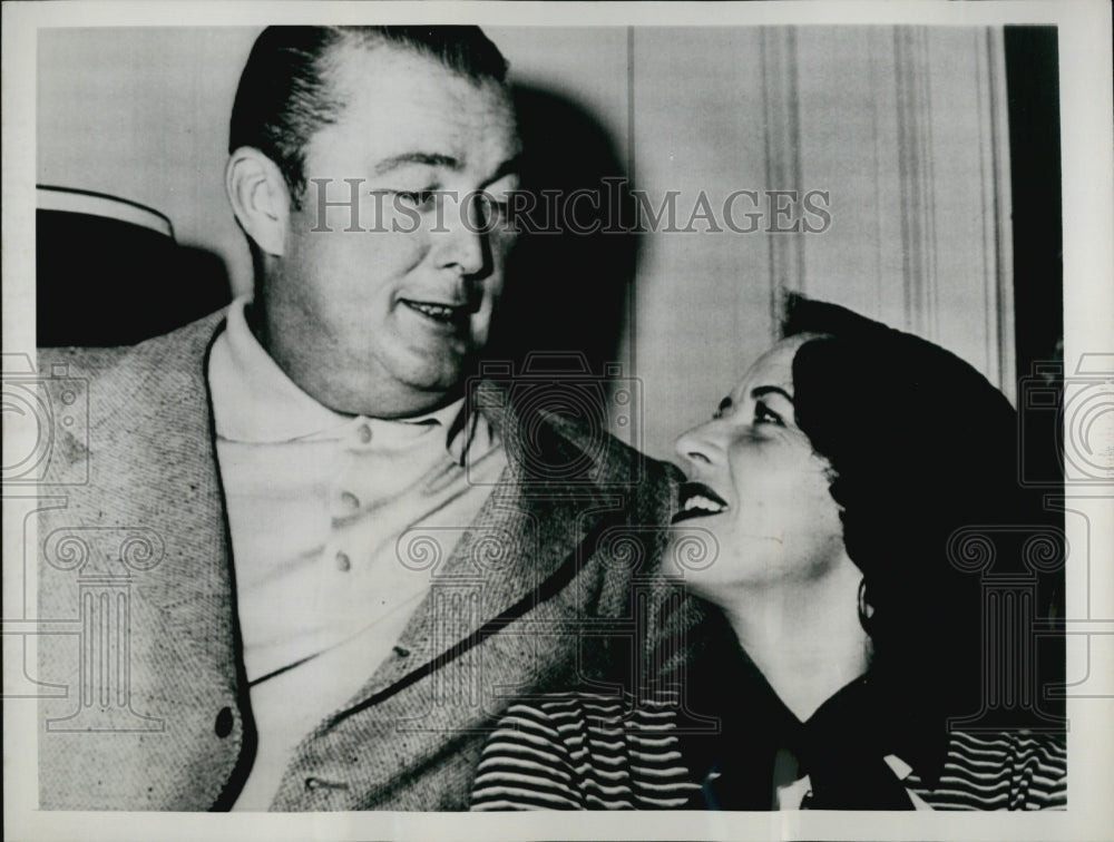 1954 Press Photo Wealthy Bob Topping with his 5th wife Mona Moedl. - Historic Images