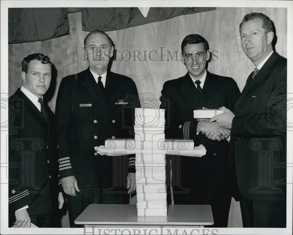 1967 Press Photo Bibles for Graduates of Massachusetts Maritime Acadmy - Historic Images