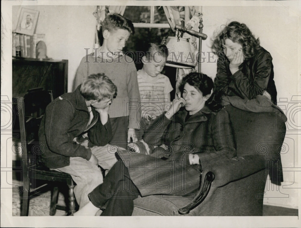 1945 Press Photo Mrs Charles Lord & Family - Historic Images