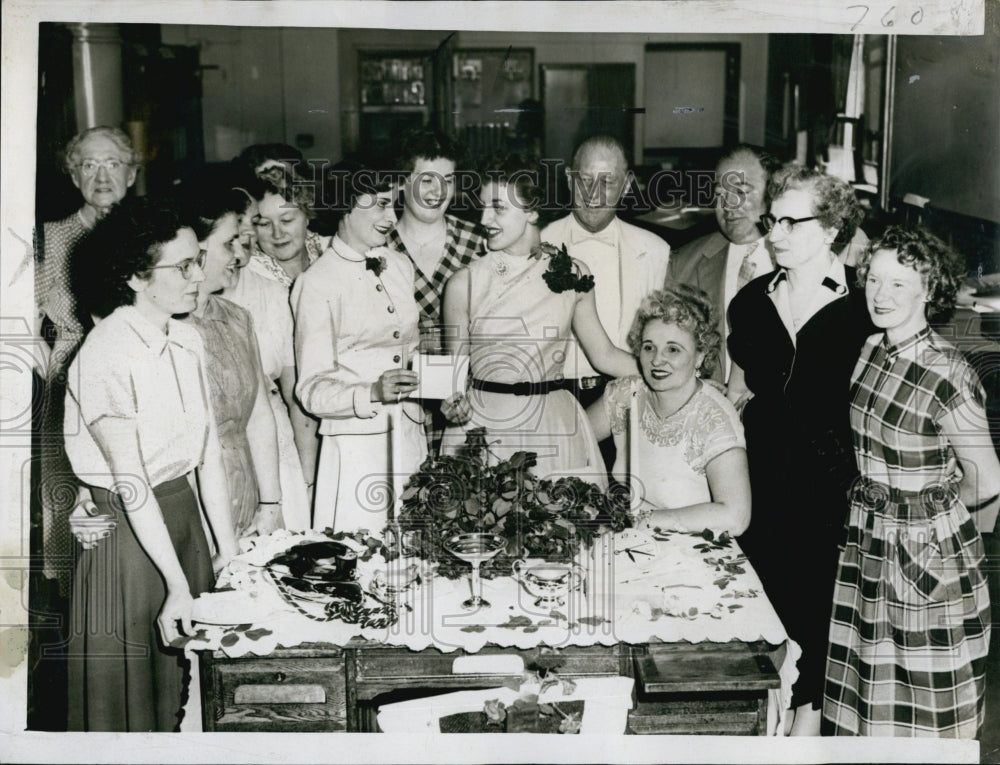 1954 Press Photo Miss Lottatore to Marry Richard Krusskowski - Historic Images