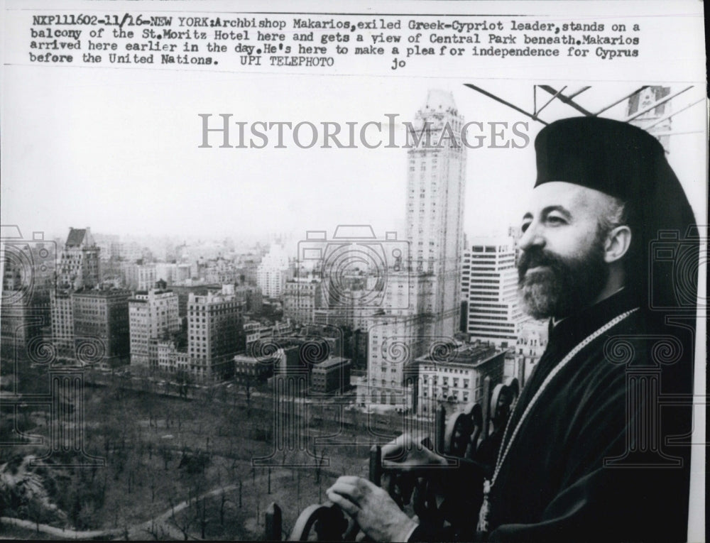 1958 Press Photo Arch. Makarios on a balcony of St. Moritz Hotel. - Historic Images