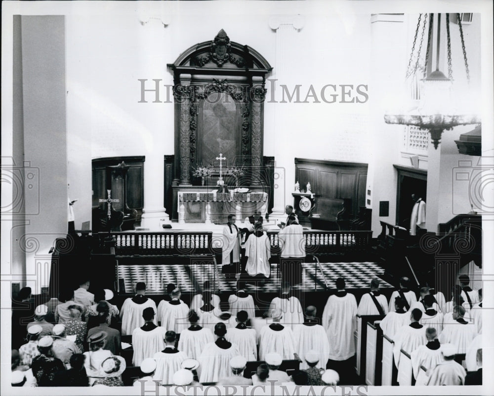 1957 Press Photo Rev George Krumbhaar at St Paul&#39;s cathedral - Historic Images