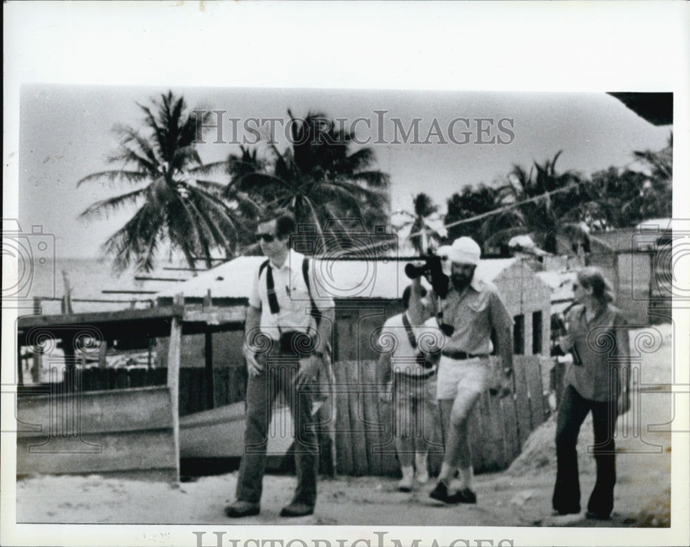 Press Photo Dr richard Erbe tests for Huntington&#39;s disease - Historic Images