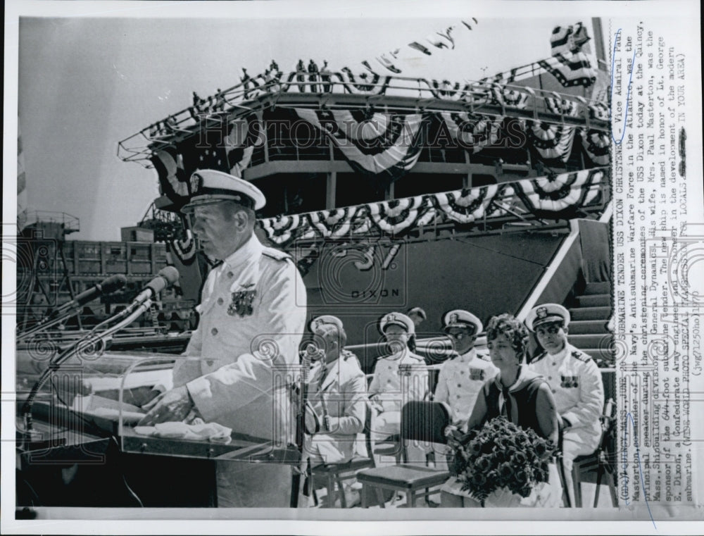 1970 Press Photo Vice Adm P Masterson & the USS DIxon - Historic Images