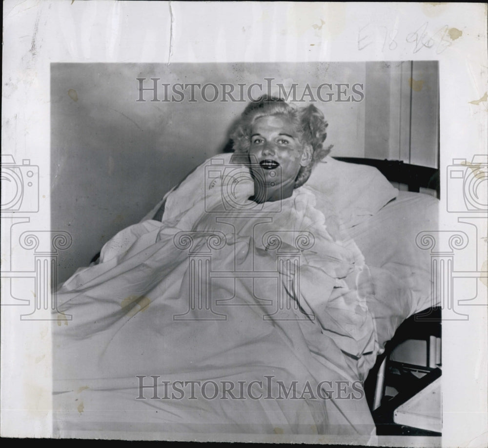 1951 Ash-blonde TV actress Joyce Mathews in Roosevelt Hospital - Historic Images