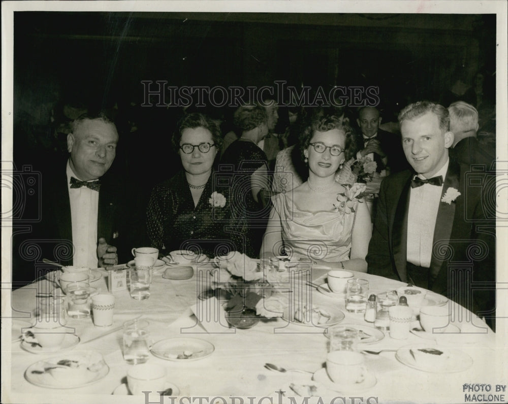 1956 Press Photo Mt Benedict Council Dinner Mr/Mrs George Kubler - Historic Images