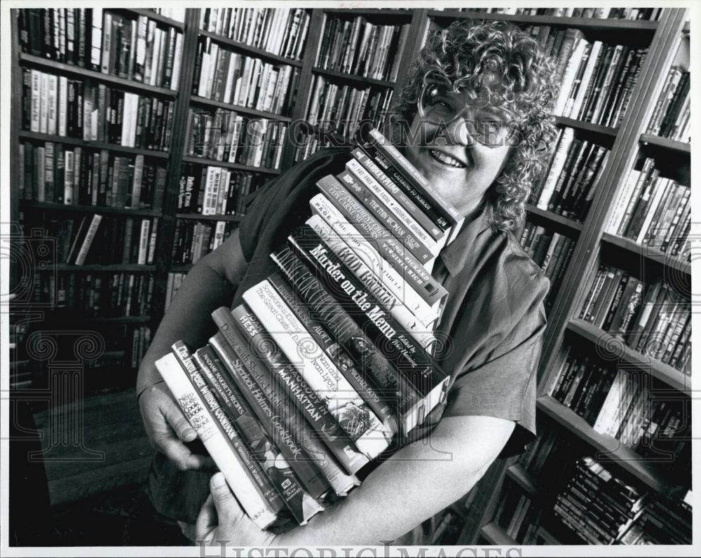 1993 Press Photo Kate Mattes Kate&#39;s Mystery Bookshop in North Cambridge - Historic Images