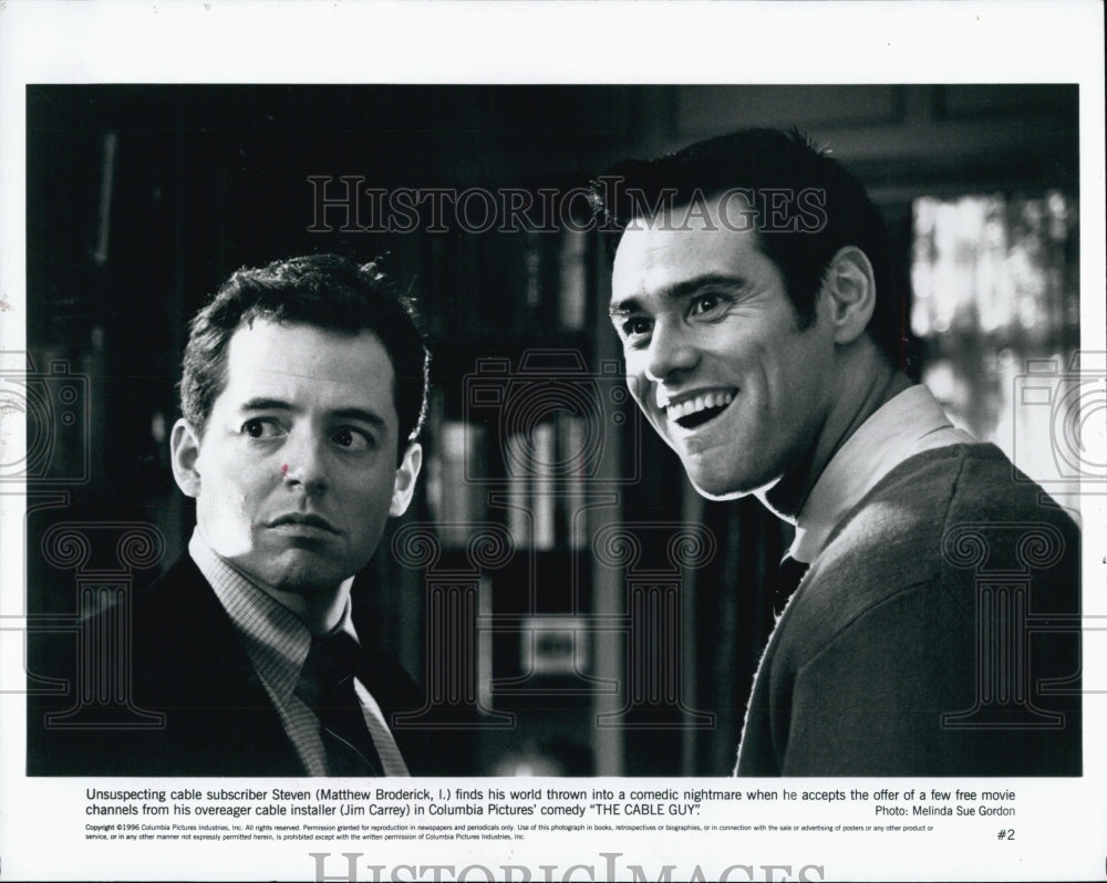 1996 Press Photo Matthew Broderick And Jim Carrey In The Cable Guy COPY - Historic Images