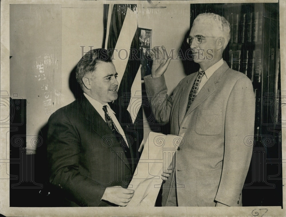 1952 Press Photo Secretary of State Edward J. Cronin and C. T. Scanlon - Historic Images