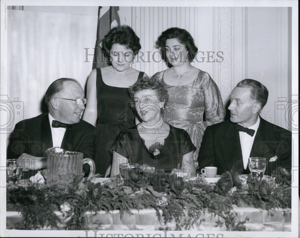 1959 Press Photo Lt. Gov. R. Murphy, Mrs. G. Panteleoni, B. Charles de Paapalone - Historic Images