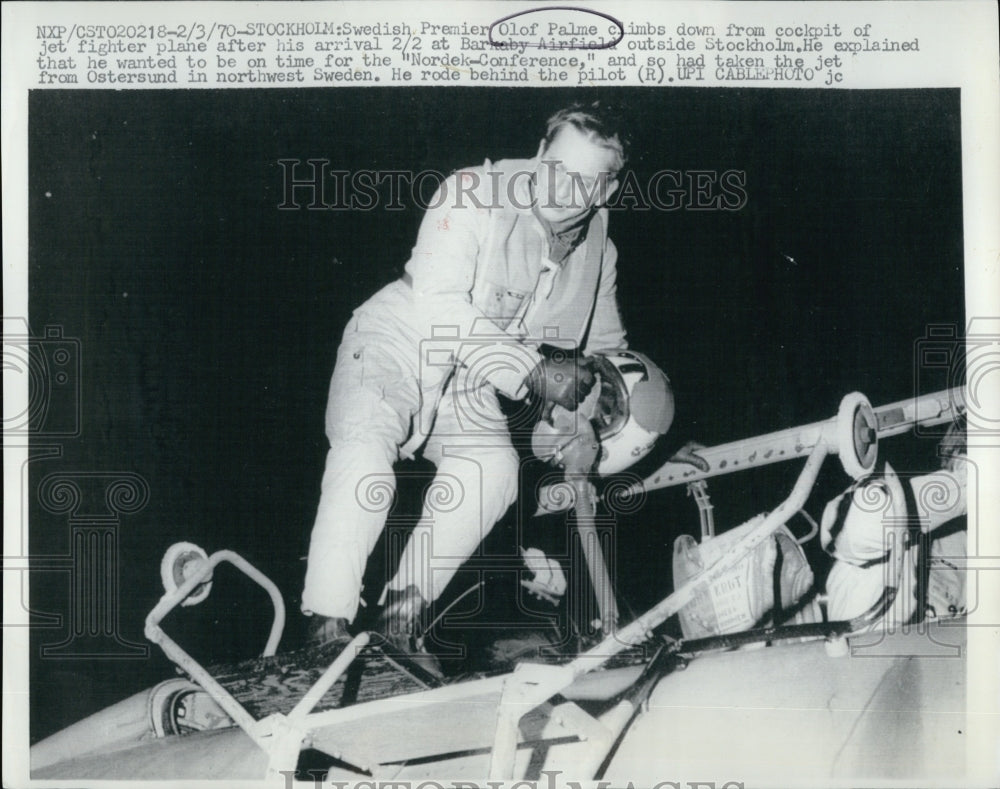 1970 Press Photo Premier Olof Palme in Jet Fighter - Historic Images