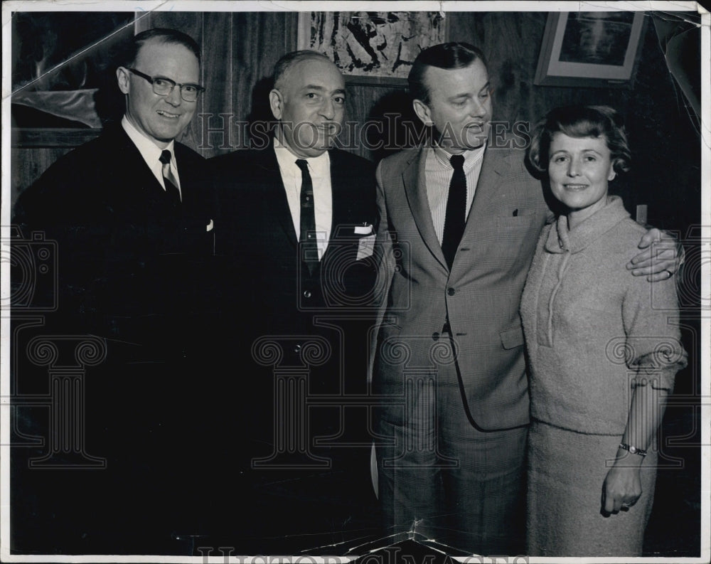 1964 Press Photo Poland Spring ,Maine Comedian Jack Parr and Mrs Parr Gov Reed - Historic Images