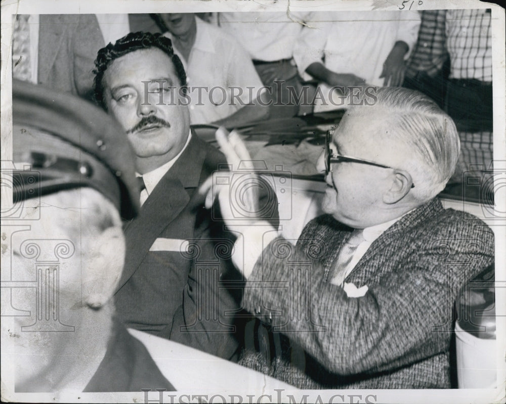 1959 Press Photo Jackie Gleason and George Clarke So Station - Historic Images