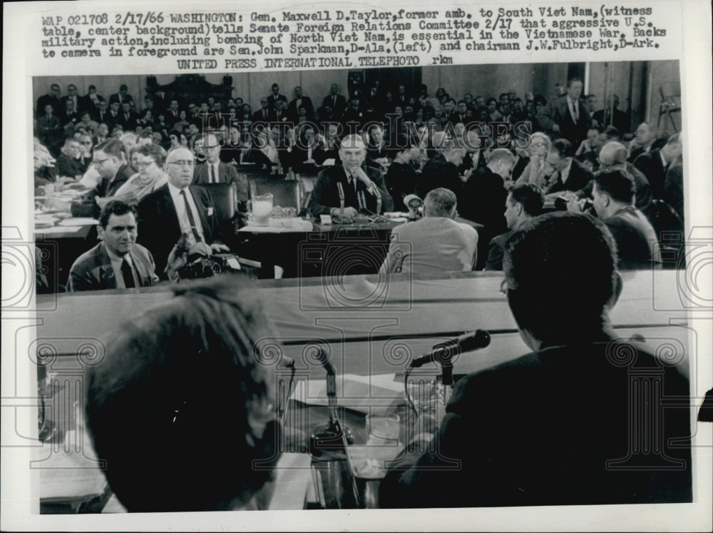 1966 Press Photo Gen Maxwell Taylor meeting on Viet Nam War - Historic Images