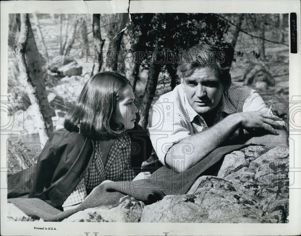 1964 Press Photo Rod Taylor and Nancy Kwan &quot;Fate is the Hunter&quot; - Historic Images