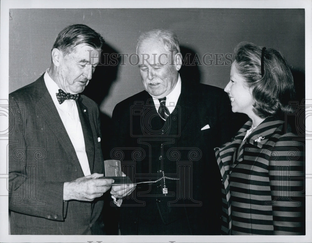 1967 Press Photo Ralph Lowell &amp; Frances Hutch - Historic Images