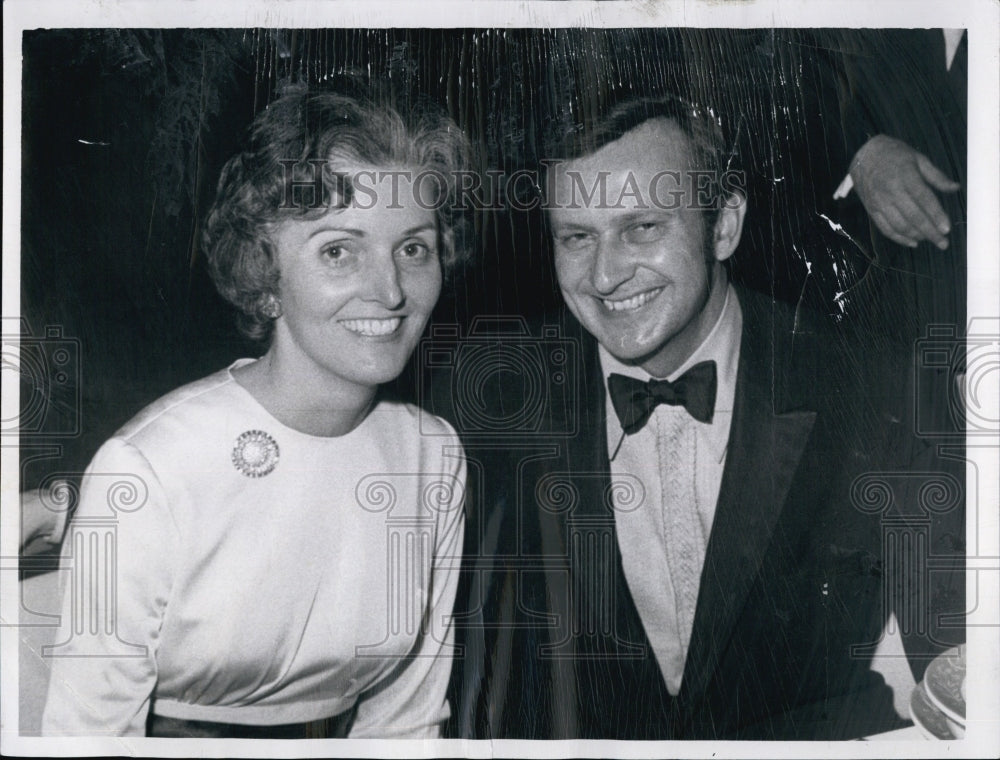 Press Photo Jackie Low &amp; theodore Buck Go Dancing - Historic Images