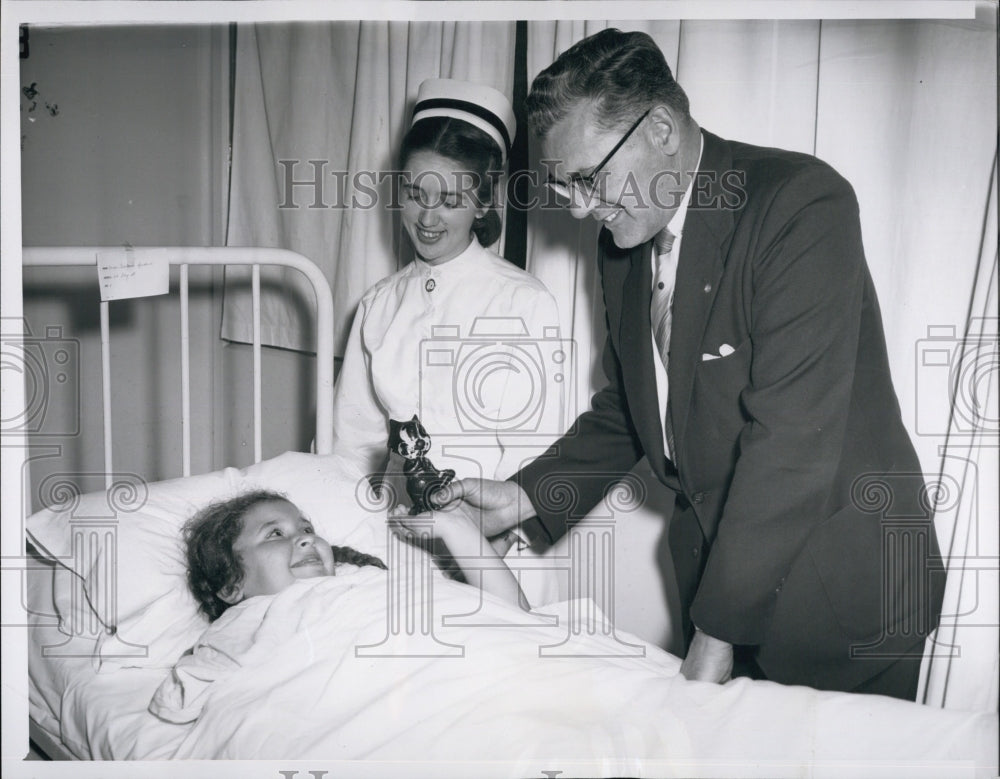 1957 Press Photo Barbara Loudani Receives Doll - Historic Images
