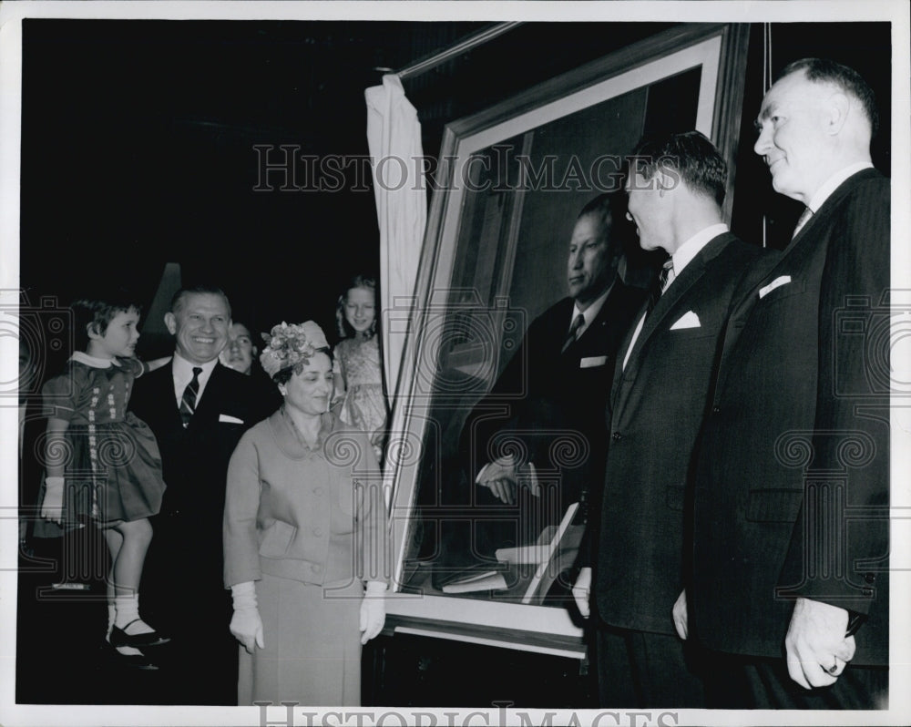 1964 Press Photo Former Gov Volpe/Official Portrait /Mrs Volpe,Gov Peabody - Historic Images