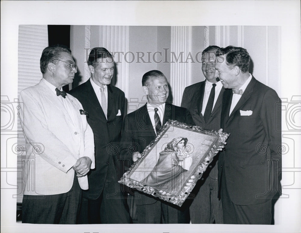 1965 Press Photo Gov Volpe with Art Commission/Gardener Cox Phillip Bourne - Historic Images