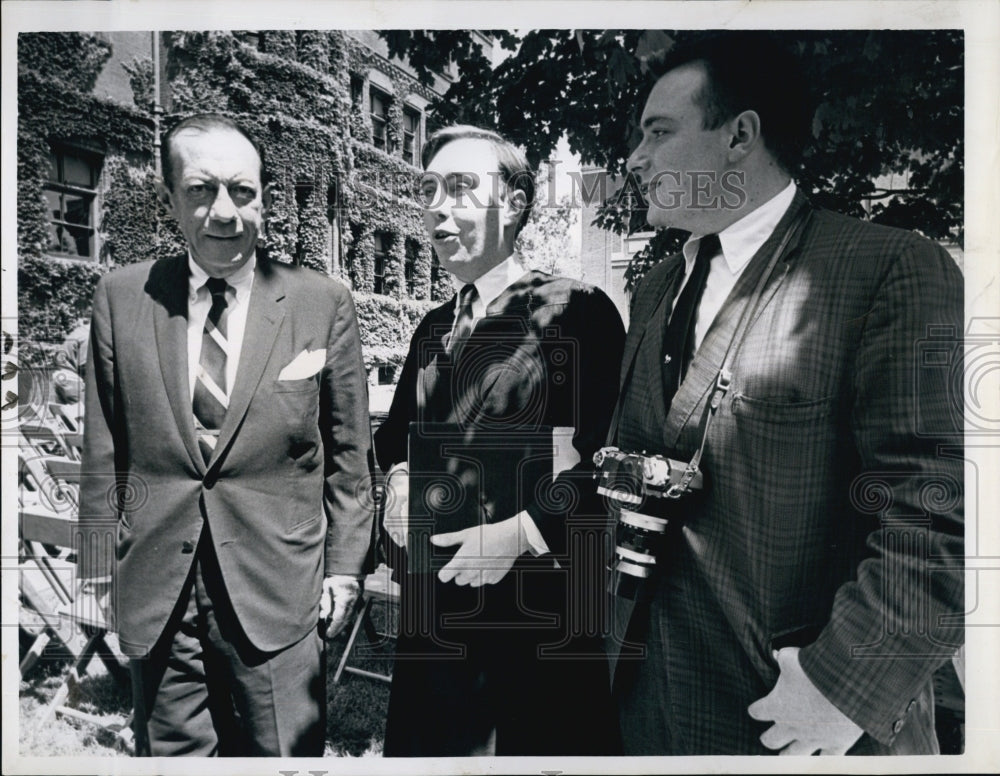 1965 Press Photo Mayor Of New York City Robert Wagner-Classes Day Harvard - Historic Images