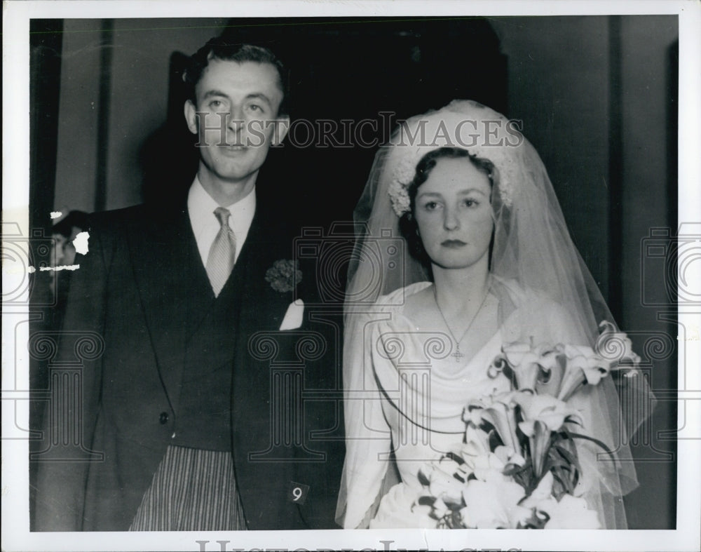 1949 Press Photo Lady Elizabeth Lambart marries Mark Longman - Historic Images