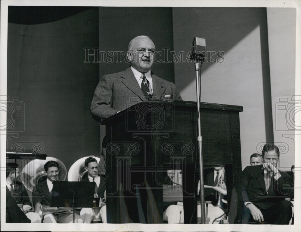 1940 Press Photo Harvey D. Gibson, Chairman of the Fair Board - Historic Images